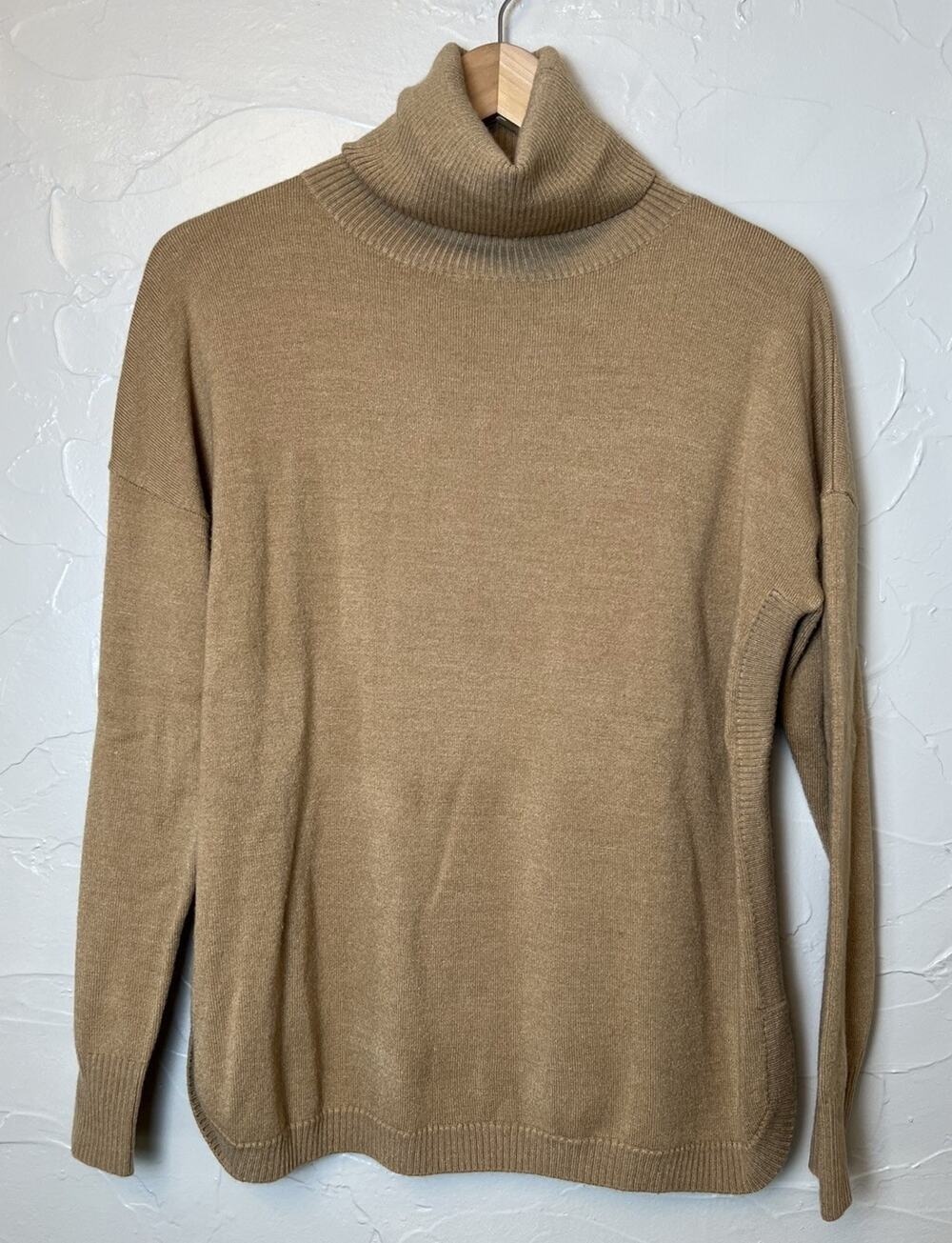 French Connection Camel Color Turtleneck Sweater Scoop Hem Women’s Small
